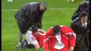 Футболист умер во время игры