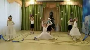 Как узор на окне снова прошлое рядом. Танец в детском саду.