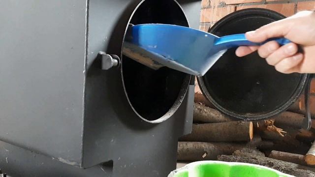 Установили трубу и затопили печь