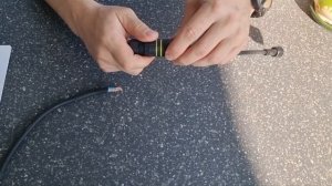Видеоинструкция по использованию коннектора для герметичного соединения проводов PRO-EXPERT Hugge