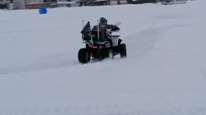 мотоленд вилд 125 валим боком по льду шипы  на квадроцикл