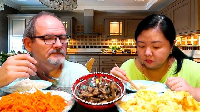 МУКБАНГ По- Русски! Картошка с грибами!/ И снова Приветы! Вы любите сюрпризы?/ MUKBANG mushrooms.