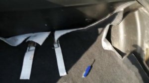 Самоклеющийся карпет прикольная штука.  Обклеил дно багажника Нивы