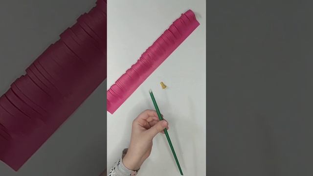 Як зробити квітку айстру із паперу. Квітка своїми руками. Поробка для мами. Цветок из бумаги. Айстр