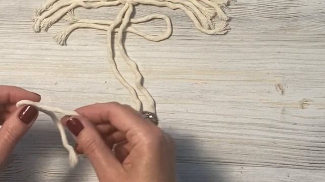 Макраме для начинающих: плетение листика/перышка