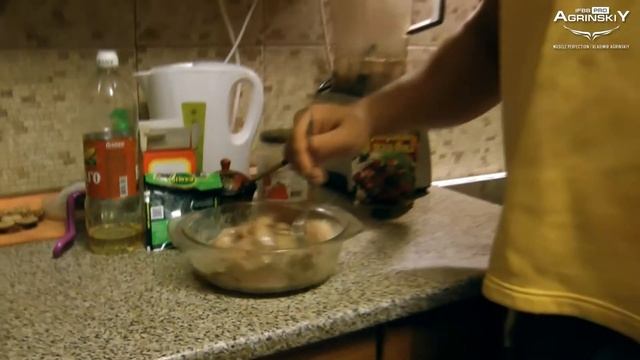 Приготовление мягких куриных грудок от Владимира Агринского смотреть онлайн
