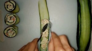 Роллы из огурцов. Красивая и вкусная закуска.