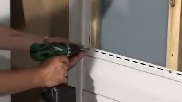 видео инструкция Монтаж винилового сайдинга