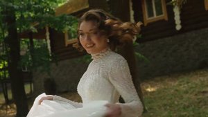 Веселая и очень красивая свадьба в загородном отеле Just WOOD