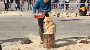 Художественная резьба бензопилой.