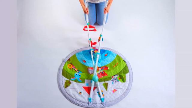 Развивающий коврик с регулируемыми дугами от Tiny Love "Весёлая лужайка" смотреть онлайн