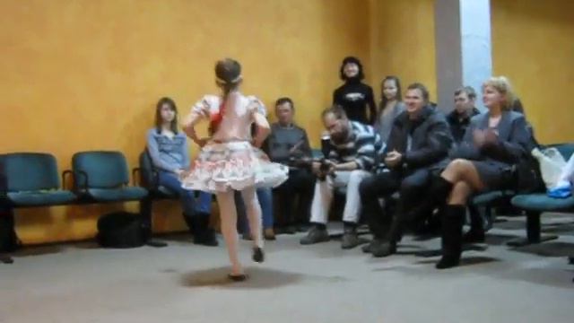 Танцуют дети в Клубе творческих берестейцев смотреть онлайн