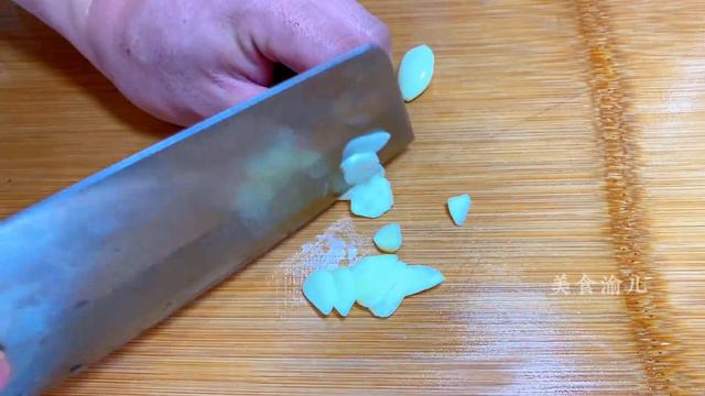 炒白菜，直接下鍋炒就錯了，教你酒店不外傳技巧，脆爽入味不出水【美食渝儿】#白菜 #白菜食譜 #白菜料理 #chinesecabbage #chinesecabbagerecipe