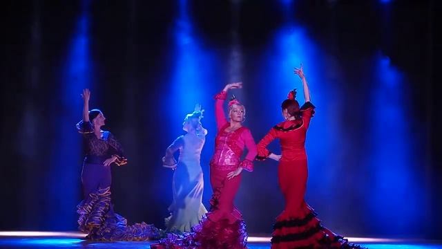 Flamencotrupp Fiesta. Sevillanas Bata de Cola. смотреть онлайн