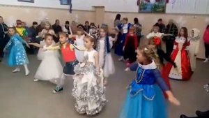 Простой детский танец "Часики".
