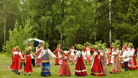 Троица 2021. Что можно и нельзя делать в Троицу: народные и православные традици .