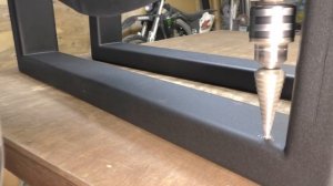 Просто классная идея из профтрубы и досок!