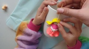 Лепим декор на кружку из полимерной глины. Справится даже самый маленький ребёнок. #лепка