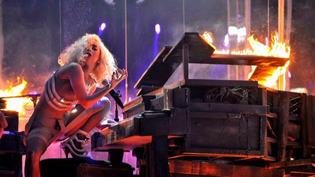 Lady Gaga - Bad Romance / Speechless Instrumental (American Music Awards)