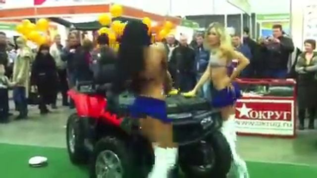 Танцы у квадроцикла смотреть онлайн