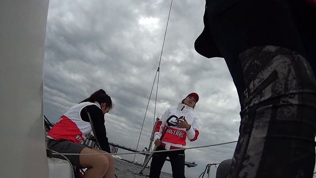 Девушки на яхте. Команда Ladies First. смотреть онлайн