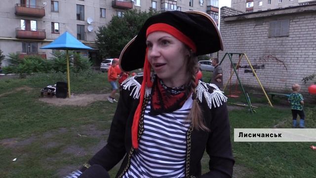 Жители дома 111 по проспекту Победы отметили День двора смотреть онлайн