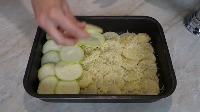ЗАПЕКАНКА С КАРТОФЕЛЕМ И КАБАЧКАМИ