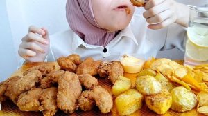 АСМР ИТИНГ.КФС КРЫЛЫШКИ, КАРТОФЕЛЬ, ЧИПСЫ. ASMR EATING.KFC CHICKEN ? MONDAY ASMR ?