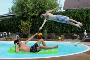 Я смеялся до слёз, не удачные прыжки в воду.