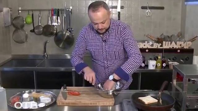 Готовим гренки с сыром и помидором смотреть онлайн
