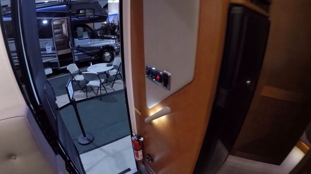 Автодом из Канады | Венлайф Канада | Автодом Мерседес #автодом #кемпер #домнаколесах смотреть онлайн