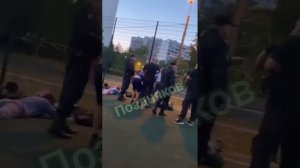 1[ Альбом ]
?? В Москве нелегалы опять выгнали детишек с футбольного поля, но не тут-то было - при