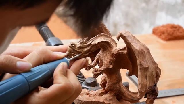 2 minutes unique flying dragon wood carving | DIY wood смотреть онлайн