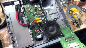 ICOM IC-9700 нет пасты под транзистором УМ.  Не припаян ВЧ разъем!!! ICOM  что с лицом?