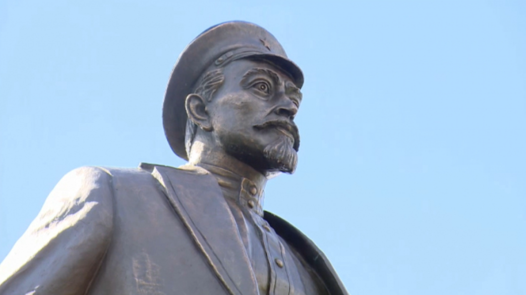 В Москве отрыли памятник «отцу» легендарной дивизии Феликсу Дзержинскому