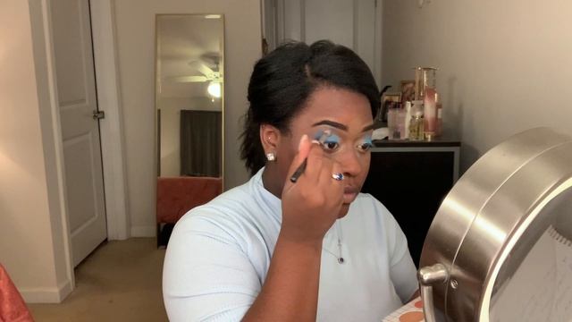 Icy/Winter makeup look! Blue eyeshadow on dark skin! смотреть онлайн