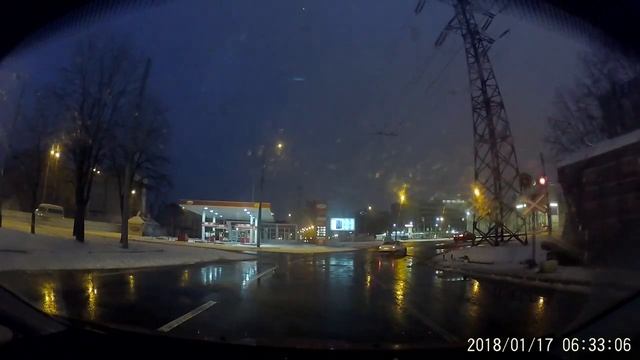 Железнодорожный переезд: автоСидоры игнорируют красный сигнал светофора смотреть онлайн