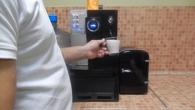 Colet CLT-Q009 приготовление капучино, что-то пошло не так=) смотреть онлайн