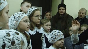 Эта ночь святая, эта ночь спасенья, Возвестила всему миру Тайну  Боговоплощенья. 3