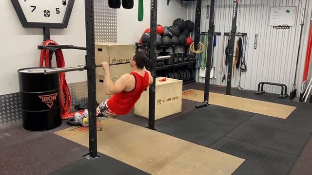 Горизонтальные подтягивания на перекладине смотреть онлайн