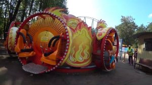 Аттракцион Колобок для детей. София и Папа катаются на крутом Аттракционе. Видео для детей Kids