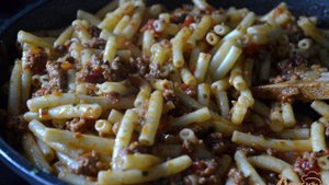 Макароны по-флотски с яйцом