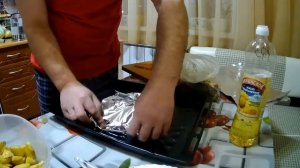 Рецепт как приготовить рыбу в духовке в фольге - Сиг с овощами .
