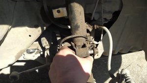 замена переднего аморт Ниссан ноут