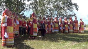 Пойду молода - погуляю.