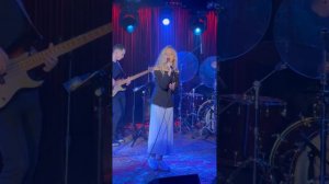 Виляева Кристина, песня "Замок из дождя"