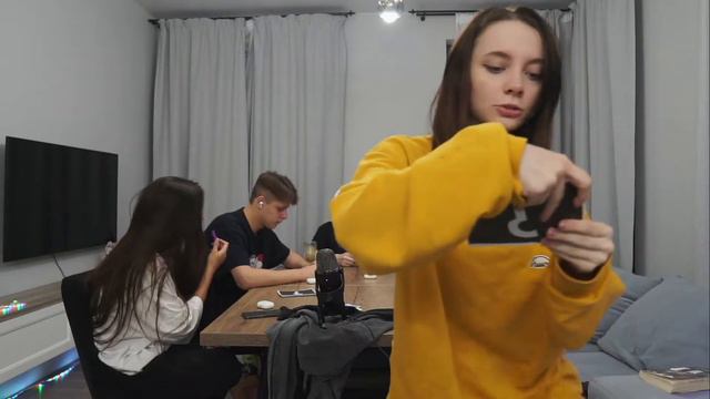 Стрим keyeren: ШОУ "ГЛУХАЯ СВИНЬЯ" с фасолькой, екатзе, ватарлсом, фолентасом (10.11.2021) смотреть онлайн