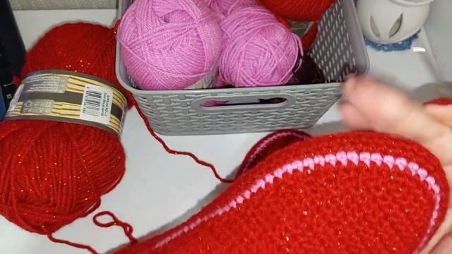 .Домашние вязаные тапочки-сапожки крючком.,,ШИК И БЛЕСК" смотреть онлайн