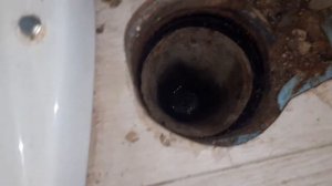 Замена стояка и разводки канализации в квартире. Странная система коммуникаций Сталинских времен