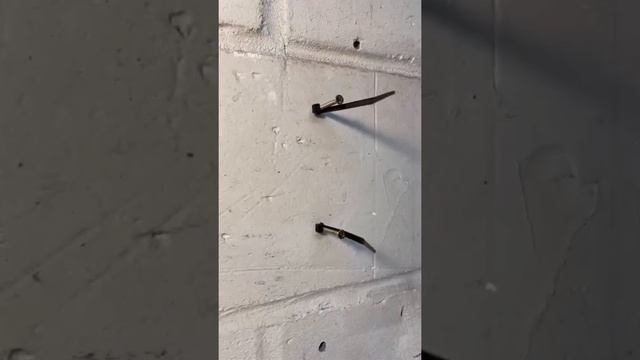 Крепление провода к стене смотреть онлайн